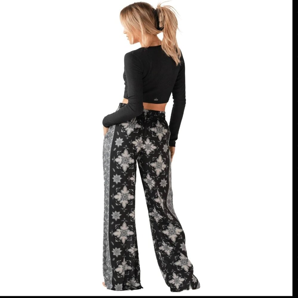 Lotus and Luna - Khao Sok Wide Leg Drawstring Pants - Picture 3 of 4